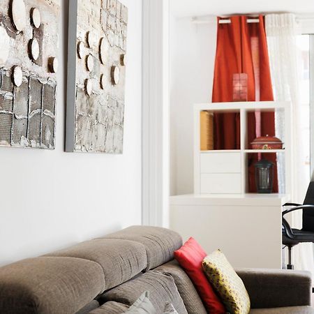 Aparteasy - Private Terrace, 3-Bedroom Apartment バルセロナ エクステリア 写真