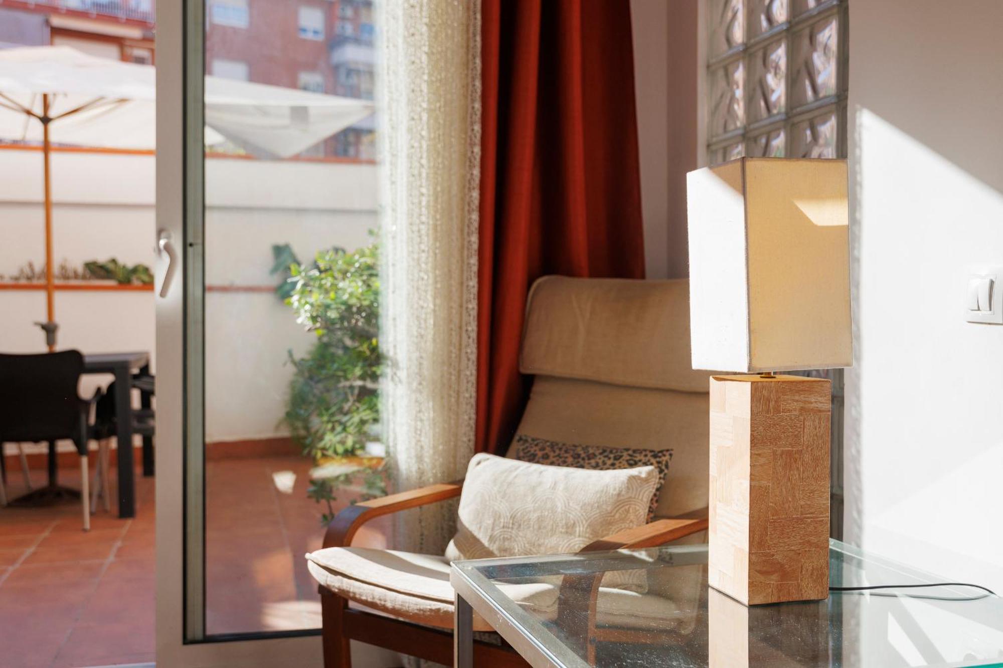 Aparteasy - Private Terrace, 3-Bedroom Apartment バルセロナ エクステリア 写真