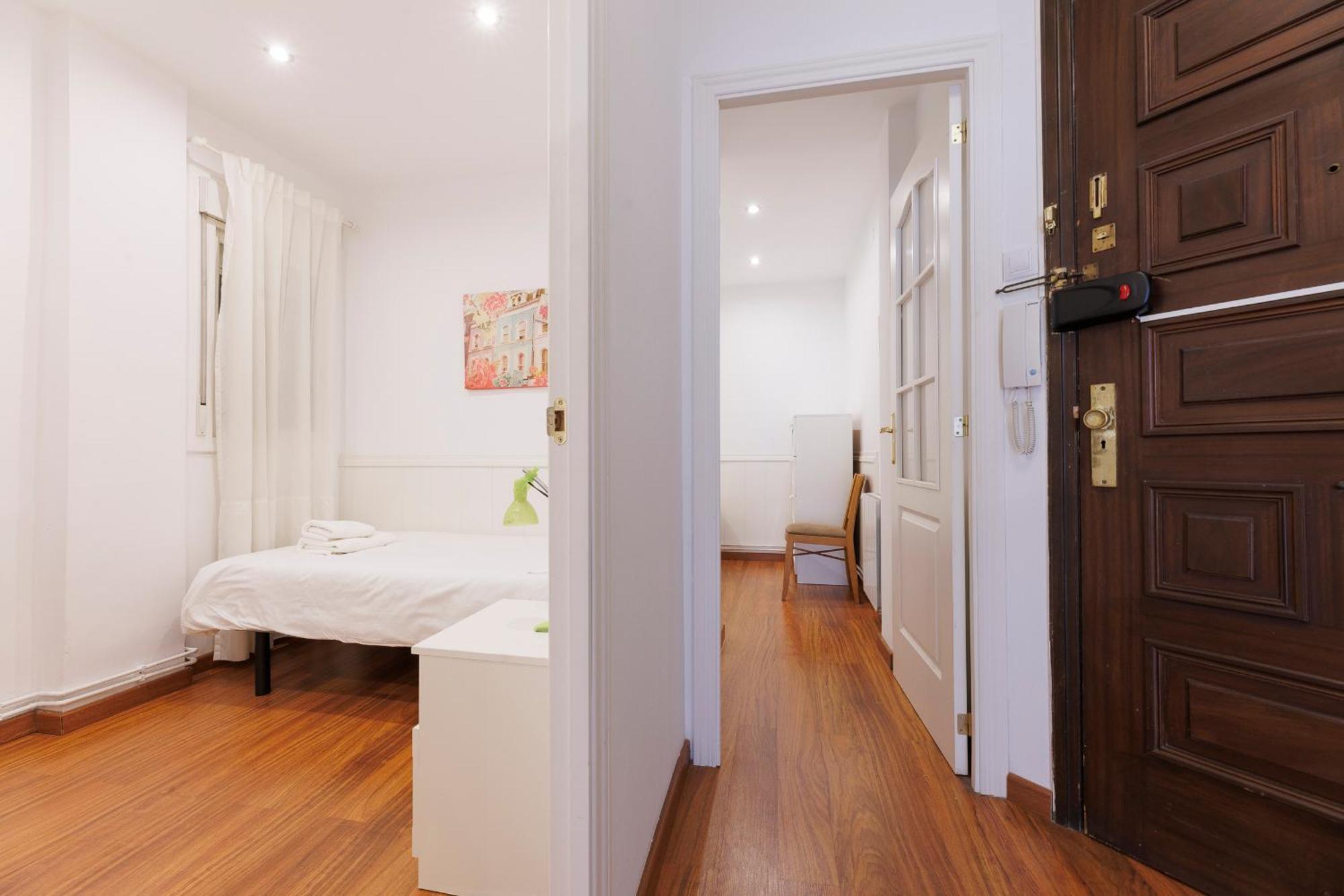 Aparteasy - Private Terrace, 3-Bedroom Apartment バルセロナ エクステリア 写真