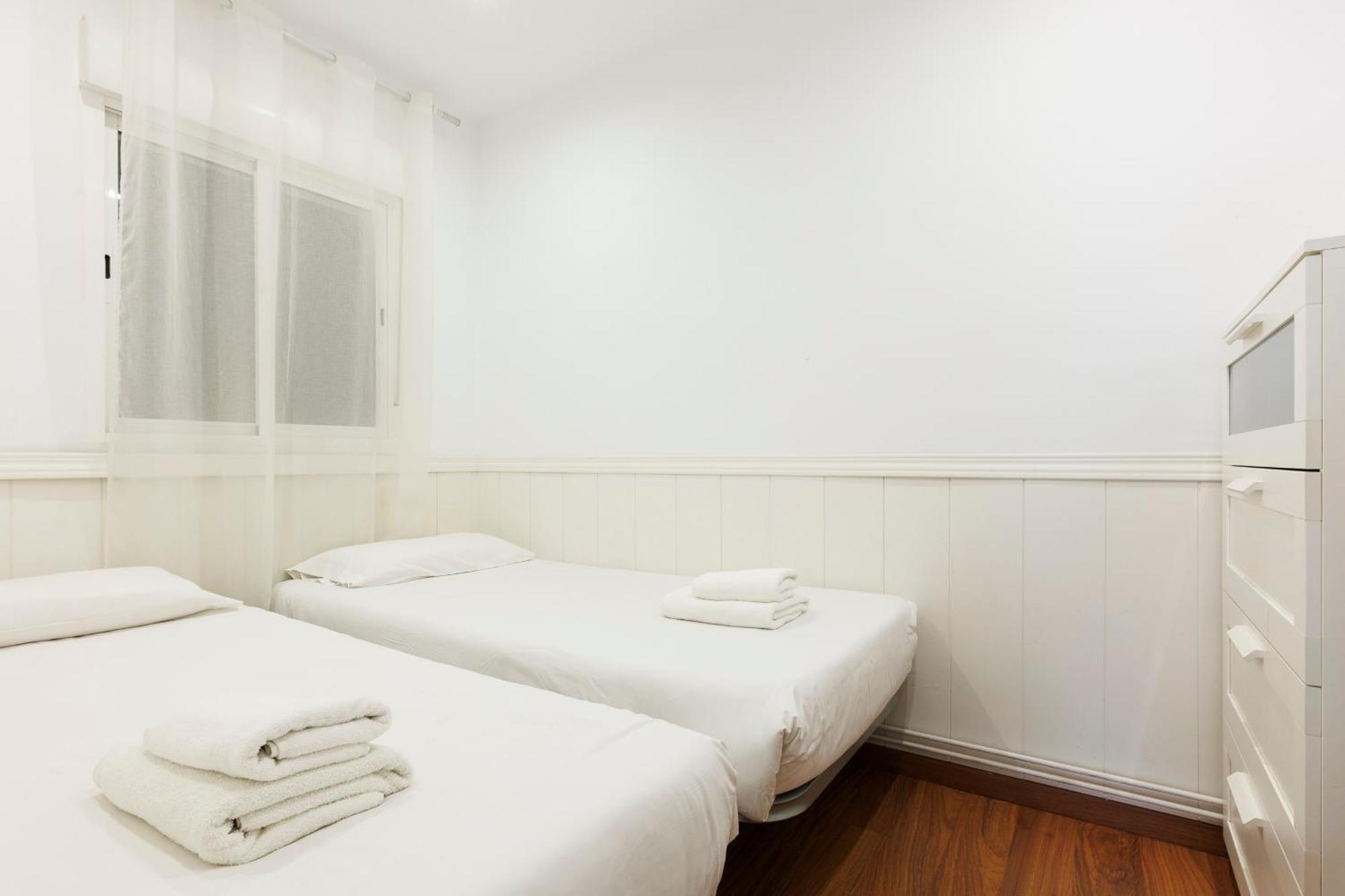 Aparteasy - Private Terrace, 3-Bedroom Apartment バルセロナ エクステリア 写真